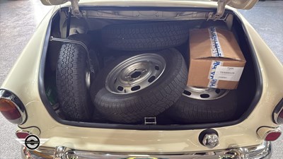 Lot 829 - 1966 VOLVO 132