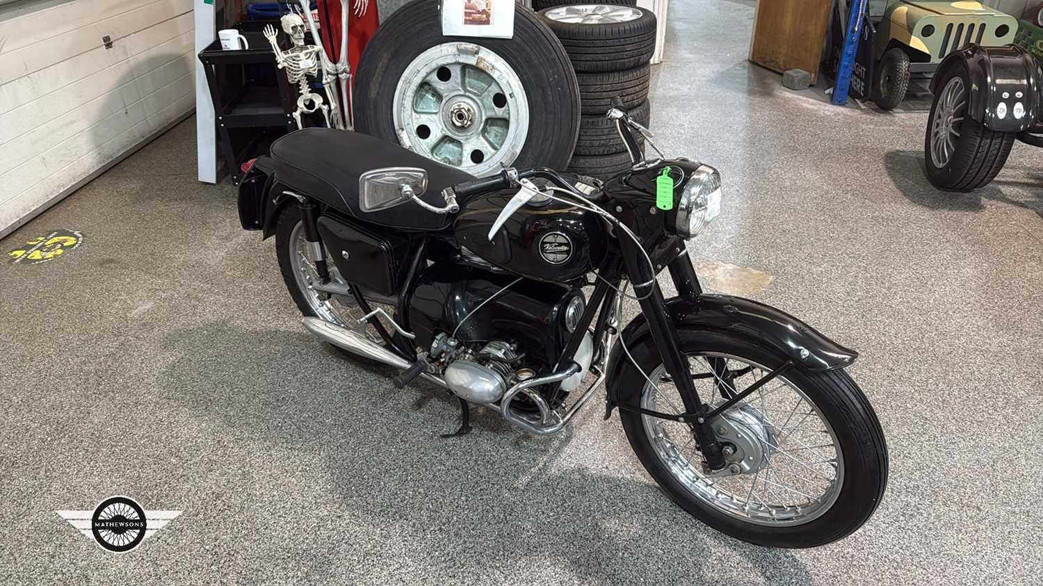 Lot 32 - 1958 VELOCETTE