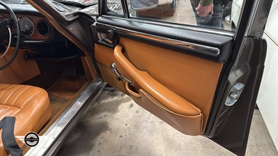 Lot 44 - 1970 DAIMLER SOVEREIGN