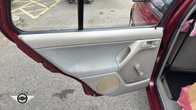 Lot 40 - 1996 VOLKSWAGEN GOLF DIESEL