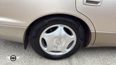 Lot 180 - 1998 LEXUS LS400 AUTO