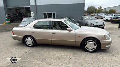 Lot 180 - 1998 LEXUS LS400 AUTO