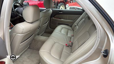 Lot 180 - 1998 LEXUS LS400 AUTO