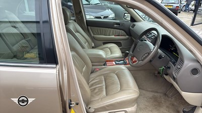 Lot 180 - 1998 LEXUS LS400 AUTO