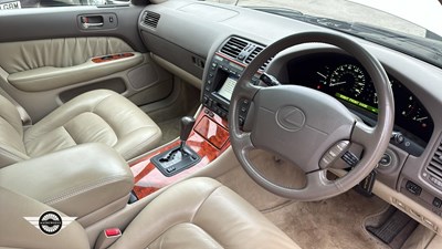 Lot 180 - 1998 LEXUS LS400 AUTO