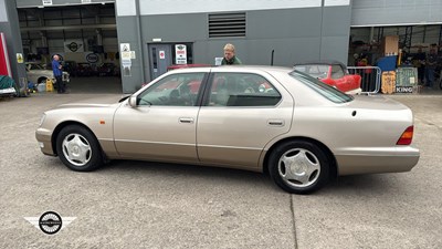 Lot 180 - 1998 LEXUS LS400 AUTO