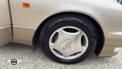 Lot 180 - 1998 LEXUS LS400 AUTO