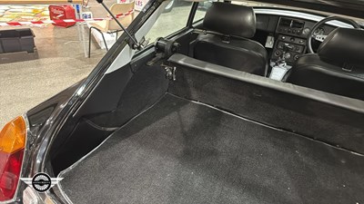 Lot 186 - 1979 MG B GT