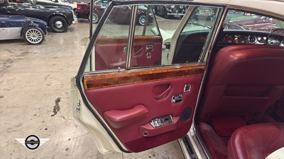 Lot 438 - 1975 ROLLS ROYCE