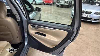 Lot 222 - 2006 VOLVO V70 R