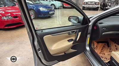 Lot 222 - 2006 VOLVO V70 R