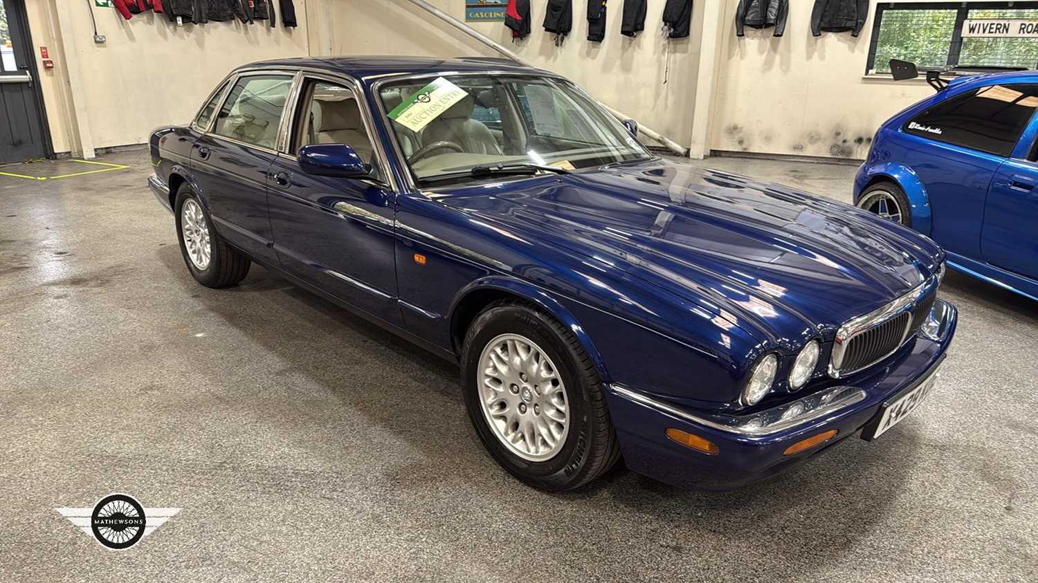 2000 JAGUAR XJ8 AUTO