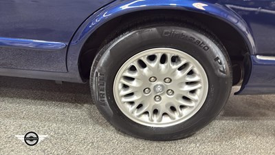 Lot 262 - 2000 JAGUAR XJ8 AUTO