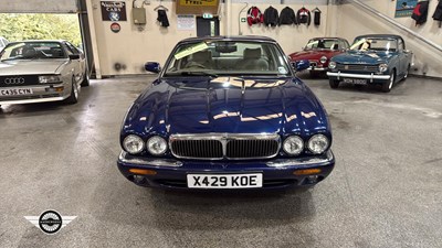 Lot 262 - 2000 JAGUAR XJ8 AUTO