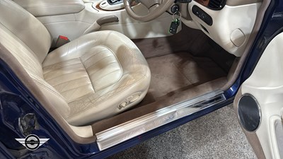 Lot 262 - 2000 JAGUAR XJ8 AUTO