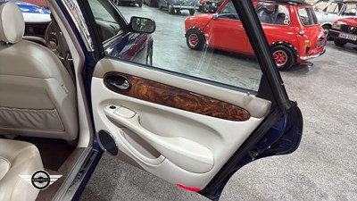 Lot 262 - 2000 JAGUAR XJ8 AUTO