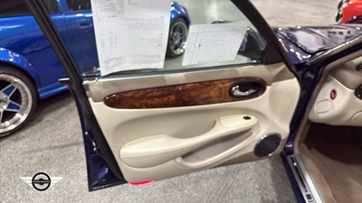 Lot 262 - 2000 JAGUAR XJ8 AUTO