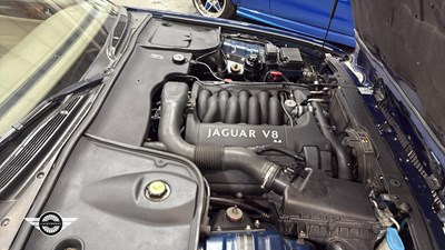 Lot 262 - 2000 JAGUAR XJ8 AUTO