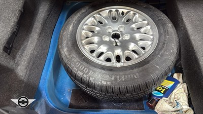 Lot 262 - 2000 JAGUAR XJ8 AUTO