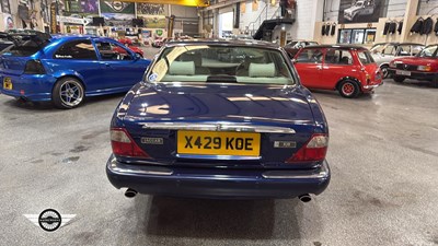 Lot 262 - 2000 JAGUAR XJ8 AUTO