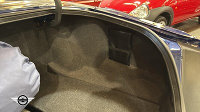 Lot 276 - 2001 JAGUAR SOVEREIGN V8 AUTO