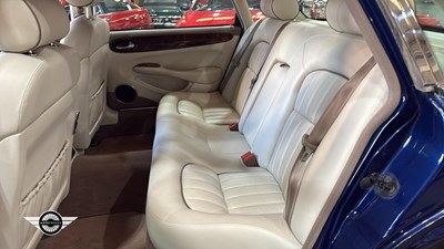 Lot 276 - 2001 JAGUAR SOVEREIGN V8 AUTO