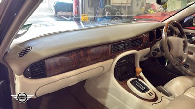 Lot 276 - 2001 JAGUAR SOVEREIGN V8 AUTO