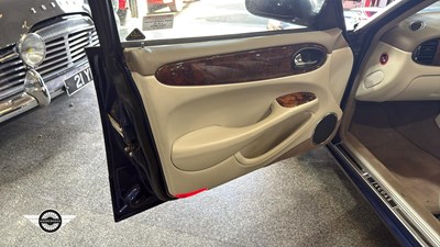 Lot 276 - 2001 JAGUAR SOVEREIGN V8 AUTO