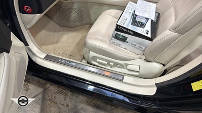 Lot 12 - 2006 LEXUS SC 430 AUTO