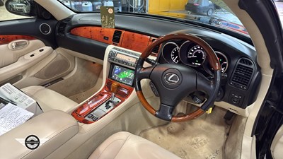Lot 12 - 2006 LEXUS SC 430 AUTO