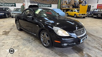 Lot 12 - 2006 LEXUS SC 430 AUTO