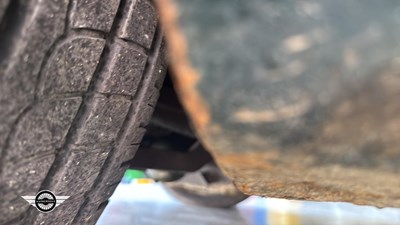 Lot 323 - 1995 BENTLEY TURBO R AUTO