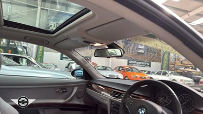 Lot 10 - 2007 BMW 325I SE