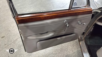 Lot 134 - 1966 JAGUAR S TYPE