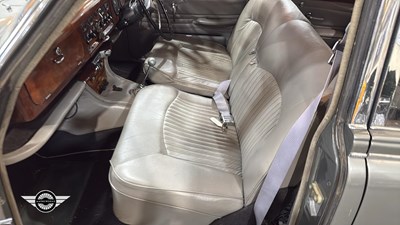 Lot 134 - 1966 JAGUAR S TYPE