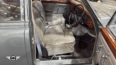 Lot 134 - 1966 JAGUAR S TYPE