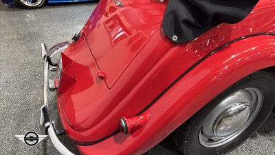 Lot 470 - 1953 SINGER