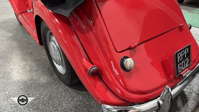 Lot 470 - 1953 SINGER