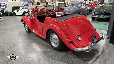 Lot 470 - 1953 SINGER