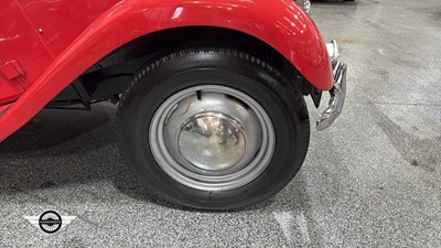 Lot 470 - 1953 SINGER