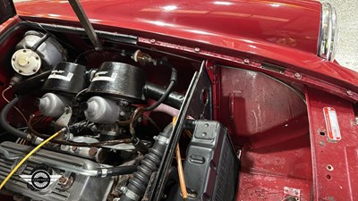 Lot 500 - 1973 MG B GT