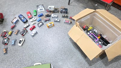 Lot 577 - BOX OF MIXED DIE CAST MODEL CARS
