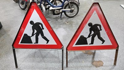 Lot 593 - 2 x MEN AT WORK ROAD SIGNS
