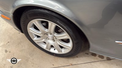 Lot 404 - 2005 JAGUAR XJ8 SOVEREIGN LWB