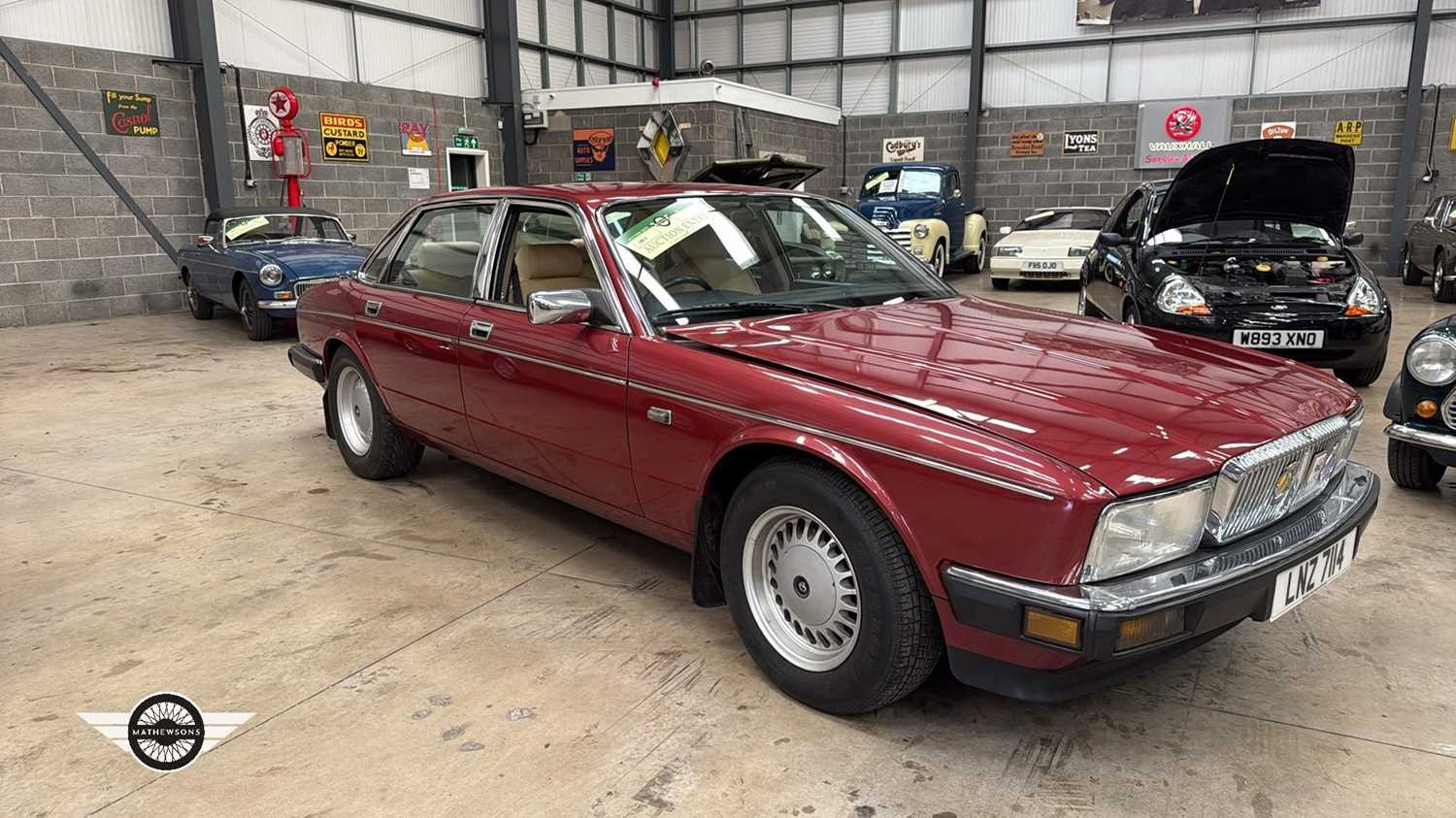 Lot 472 - 1988 DAIMLER 3.6 AUTO