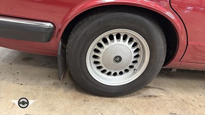 Lot 472 - 1988 DAIMLER 3.6 AUTO