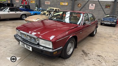 Lot 472 - 1988 DAIMLER 3.6 AUTO