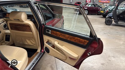 Lot 472 - 1988 DAIMLER 3.6 AUTO