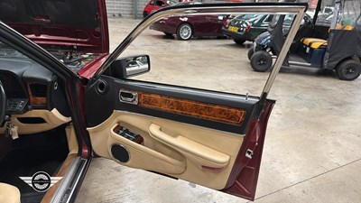 Lot 472 - 1988 DAIMLER 3.6 AUTO