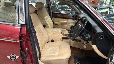 Lot 472 - 1988 DAIMLER 3.6 AUTO